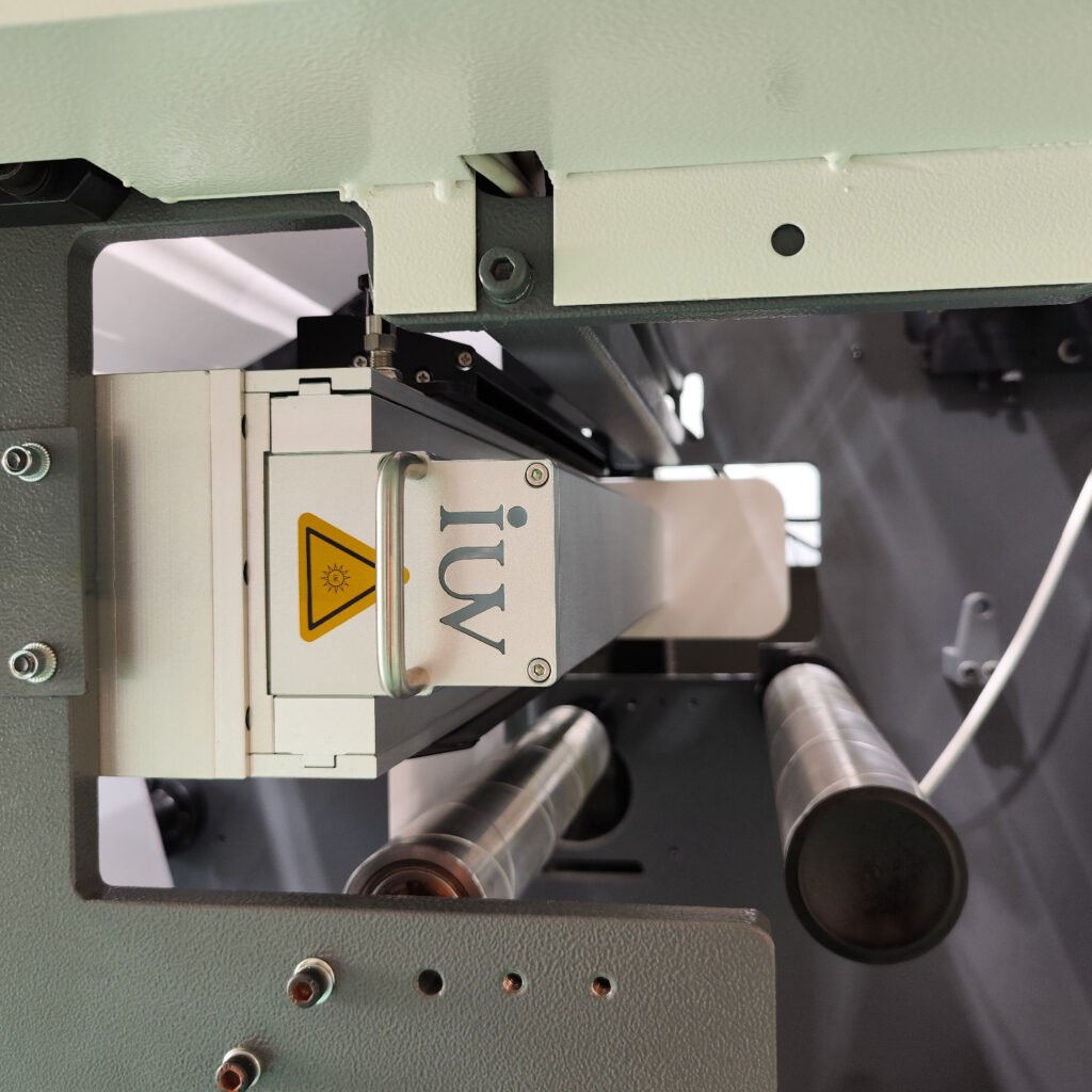 Kostenoptimierung durch UV-härtendes System Einsparungen bei Energie und Material