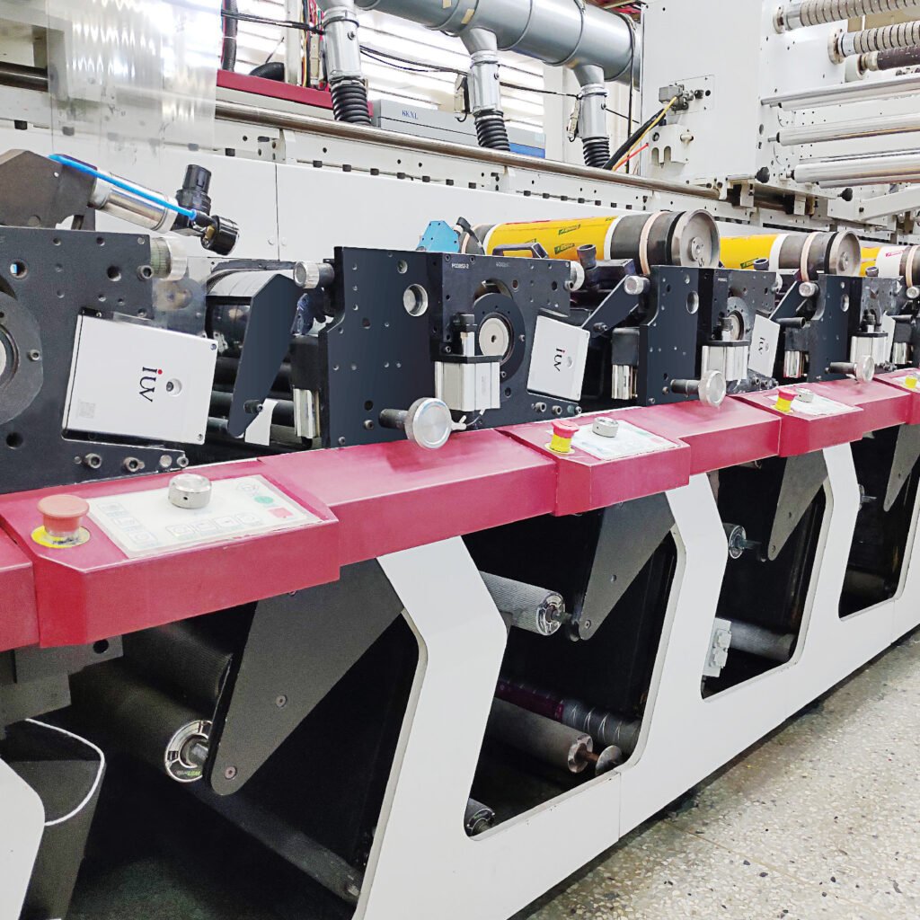 Wie ein LED Aushärtungssystem die Druckqualität und Produktionsgeschwindigkeit steigert