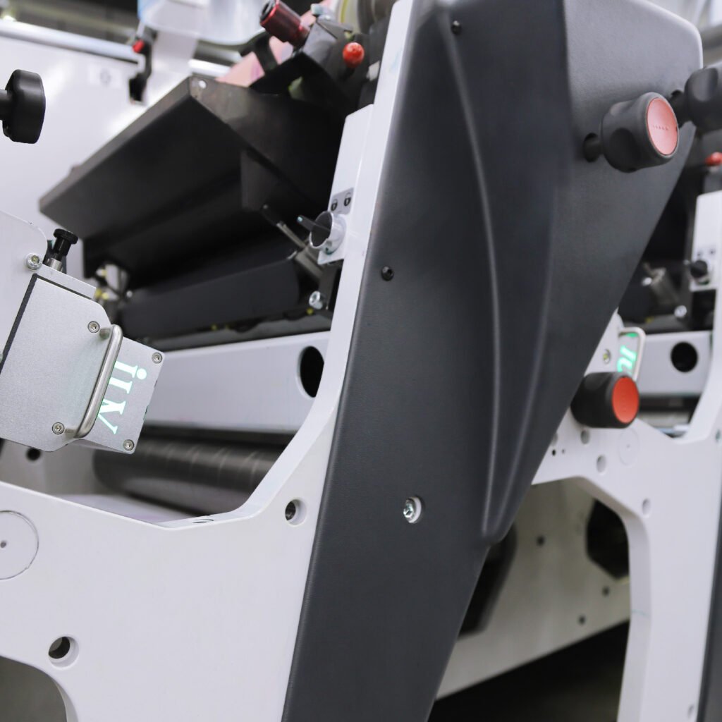 So steigern LED Aushärtungssysteme die Produktionsleistung im Etikettendruck