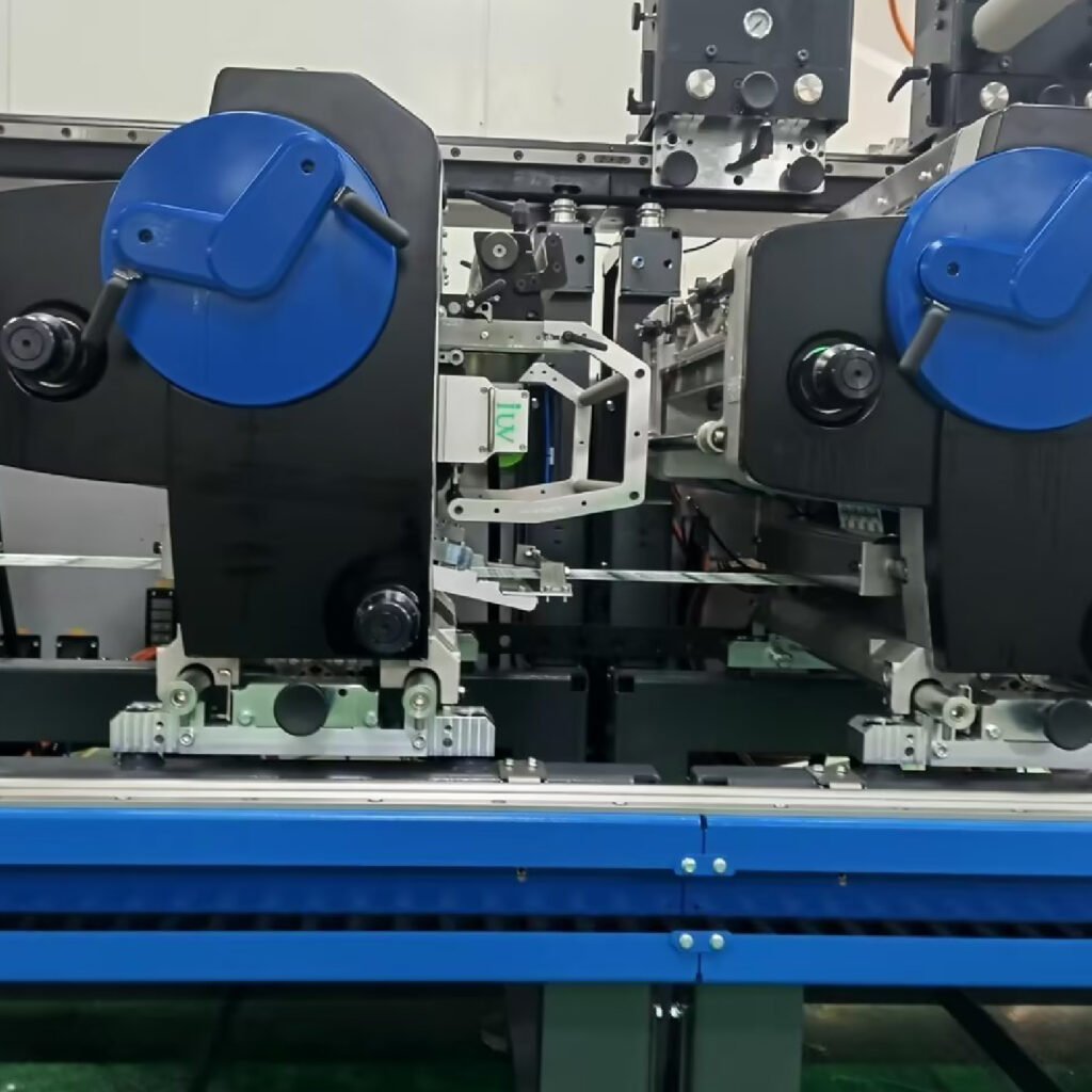 Wie automatisierte UV-Druckoperationen die Produktivität in der Schmalbahn-Etikettenproduktion revolutionieren