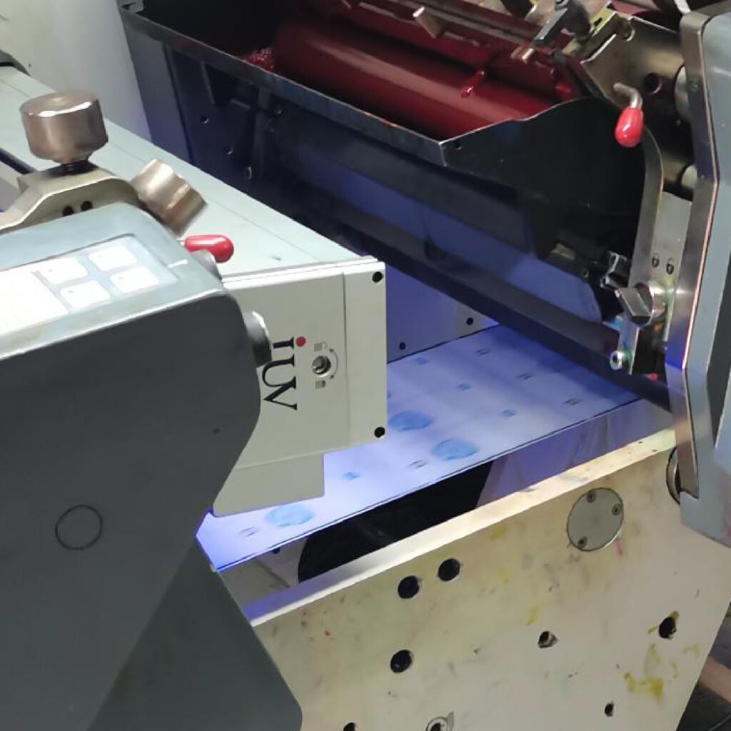 Review aus der Praxis LED-UV-Aushärtung für wasserbasierte und UV-Farben im Flexodruck