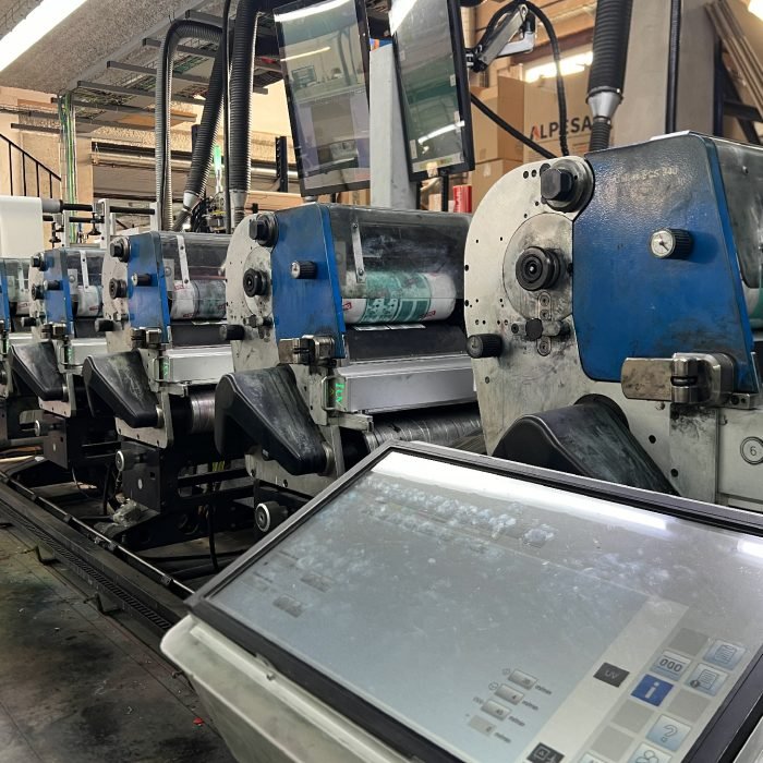 Energieeffizienz und Präzision Kontinuierliche UV-Beschichtung für moderne Offsetdruckwerke