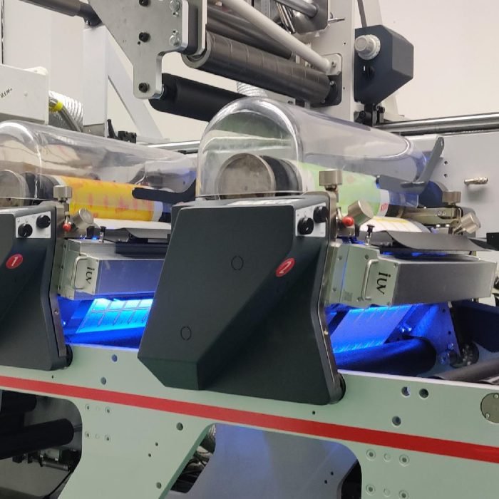 Fortschrittliche LED Aushärtungssysteme für Schmalbahn- und Breitbahndruckmaschinen