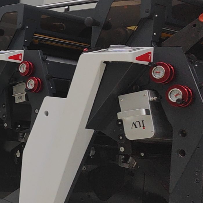 Modernste LED Aushärtungssysteme für gleichmäßige UV-Härtung und brillante Farben