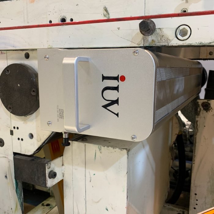 Technische Analyse UV-Dosis, Intensität und Belichtungszeit im Schmalbahn-Etikettendruck