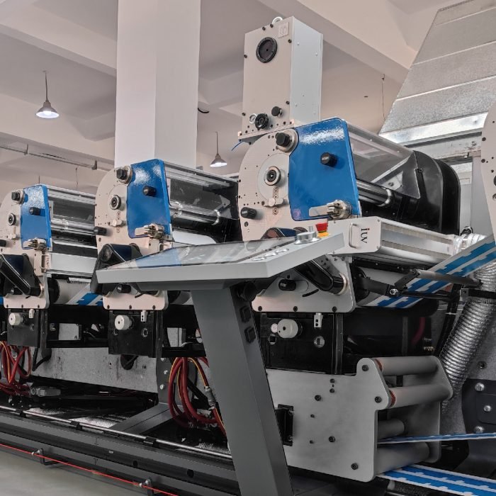 UV-Härtung im Etikettendruck erklärt Zusammenhang zwischen Schichtdicke und Aushärtungstiefe