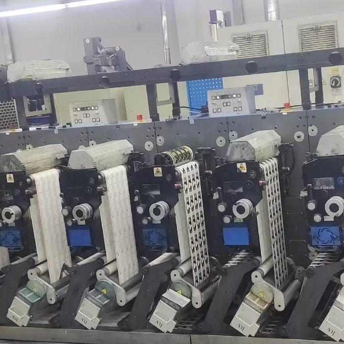 Vom Setup bis zur Aushärtung Wie Automatisierung UV-Druckprozesse vollständig optimiert