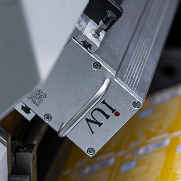 Warum LED Aushärtungssysteme die ideale Lösung für Schmalbahndruck sind