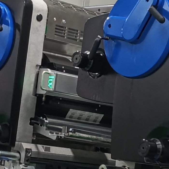 Warum LED-UV-Systeme im Schmalbahndruck konstante Farbergebnisse ermöglichen